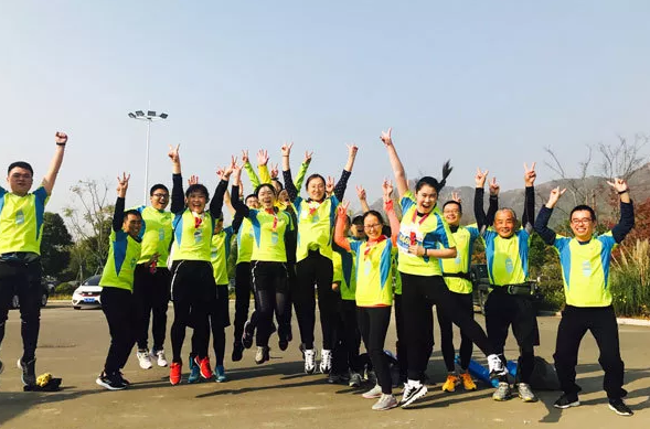 【活力】大亞跑團(tuán)首次亮相為鎮(zhèn)馬打Call！