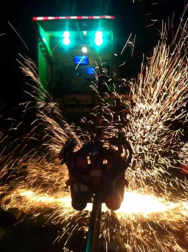 今日頭條、北京日?qǐng)?bào)：13號(hào)線清河站撥線工程倒計(jì)時(shí)，京城地鐵首  次鋪上樹脂軌枕